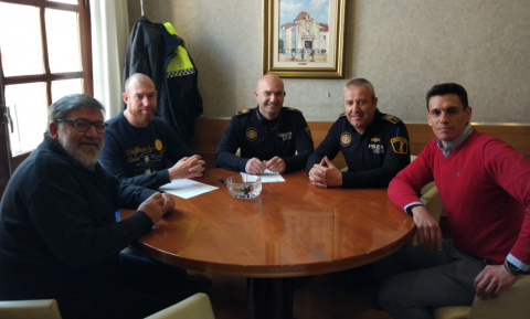 Dos Oficials signen el seu càrrec com funcionaris de carrera de la plantilla de la Policia Local de Vinaròs