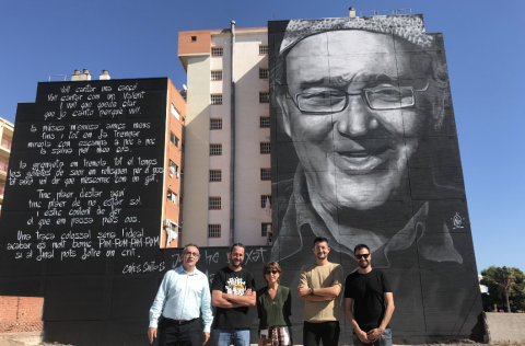 L’Ajuntament de Vinaròs presenta el mural en homenatge a Carles Santos