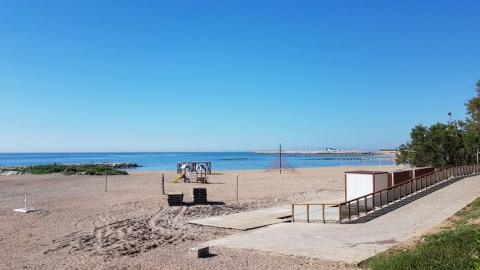 L’Ajuntament adequa les platges per a la nova temporada de bany