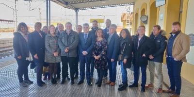 El Delegado del Gobierno en la Comunidad Valenciana visita Vinaròs para hacer un balance del nuevo servicio de regionales