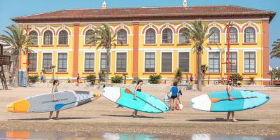 Paddle surf